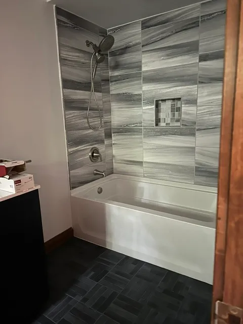 Large-format tile tub surround